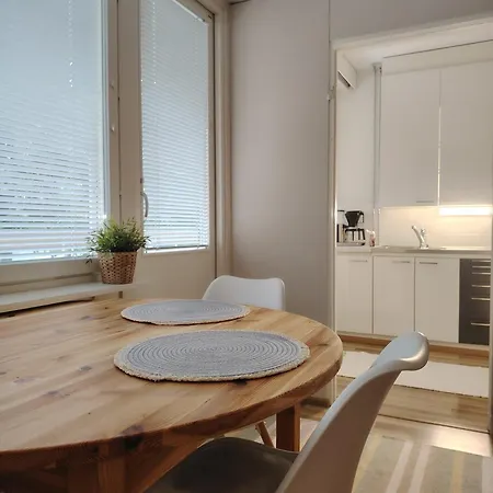 Rauhallinen Parvekkeella * 约恩苏