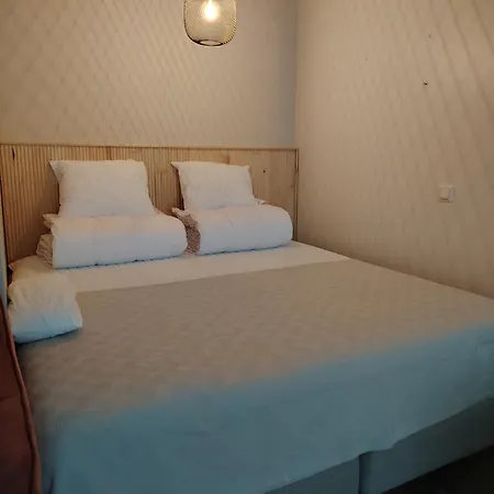 Rauhallinen Parvekkeella 公寓